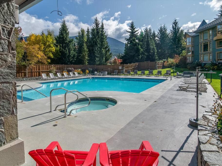 Cascade Lodge Premium Suite, With Pool & Hot Tub Whistler Exteriör bild