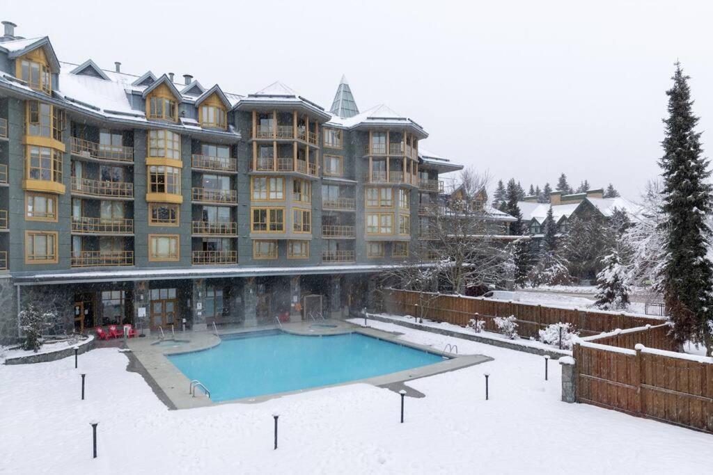 Cascade Lodge Premium Suite, With Pool & Hot Tub Whistler Exteriör bild