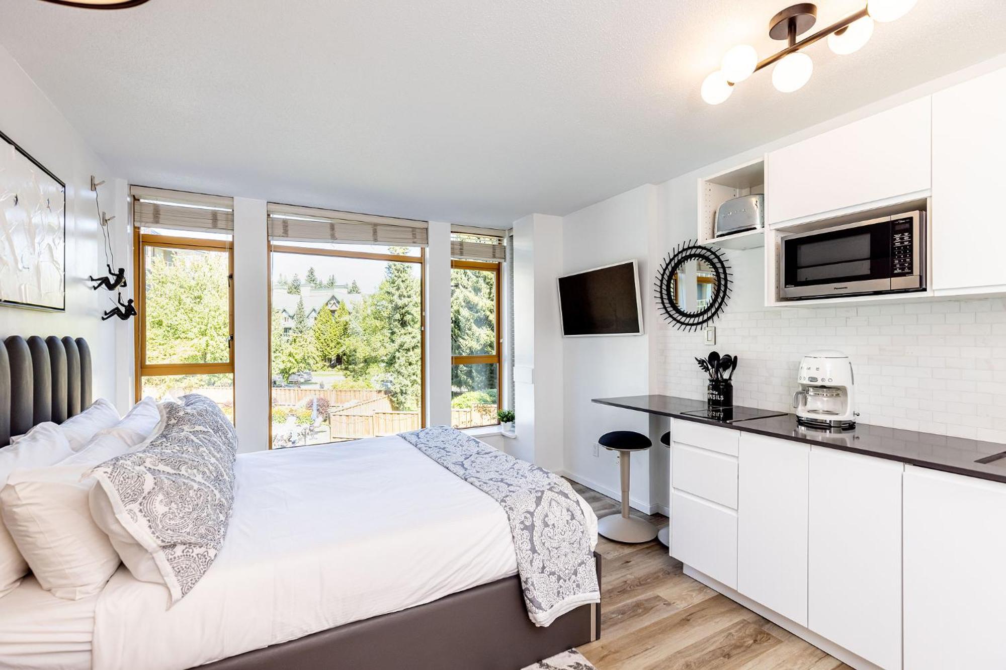 Cascade Lodge Premium Suite, With Pool & Hot Tub Whistler Exteriör bild